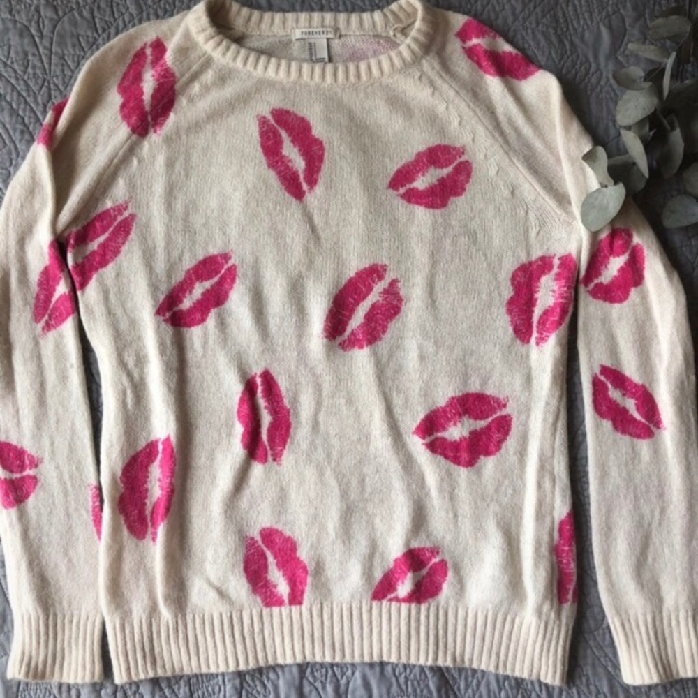 Kisses sweater
